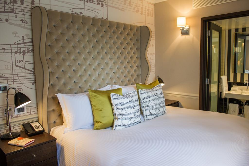 The Ampersand Hotel - Small Luxury Hotels Of The World London Exterior foto A bedroom at the hotel