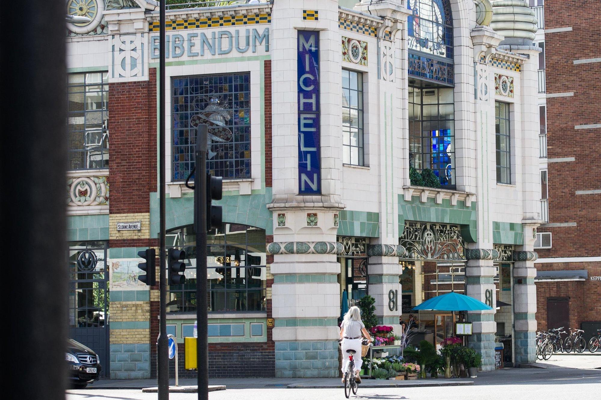 The Ampersand Hotel - Small Luxury Hotels Of The World London Exterior foto The former Wyndham's Theatre, now the Zoopla headquarters