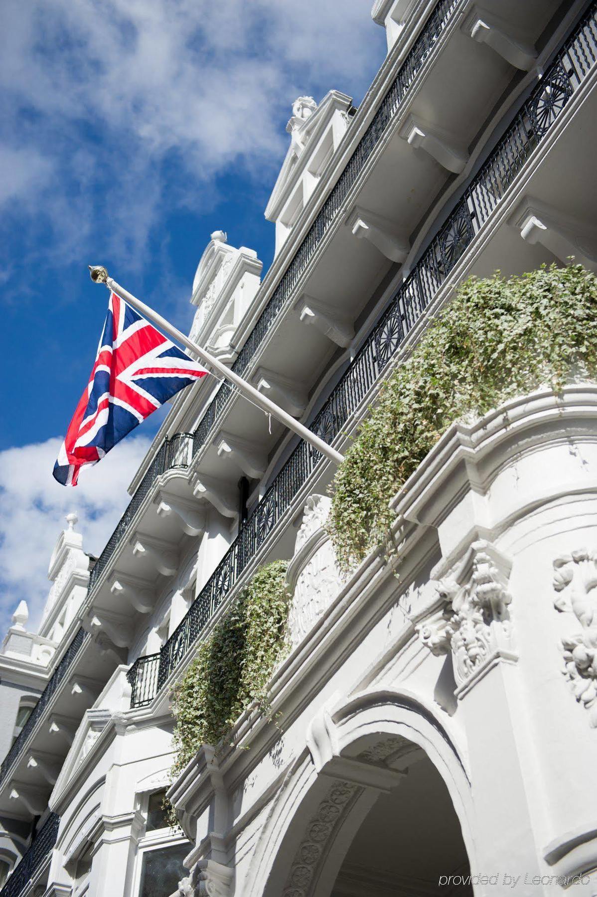 The Ampersand Hotel - Small Luxury Hotels Of The World London Exterior foto The Union Flag flying from the Ritz